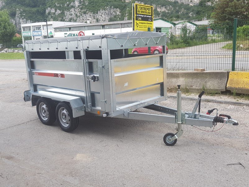 20180618_170211-Copier-1.jpg Remorque bétaillère Jalon B06003- JPA 13 2550 – Image 1